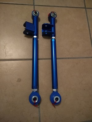 CUSCO Adjustable Rear Lateral Link Rear 02.jpg